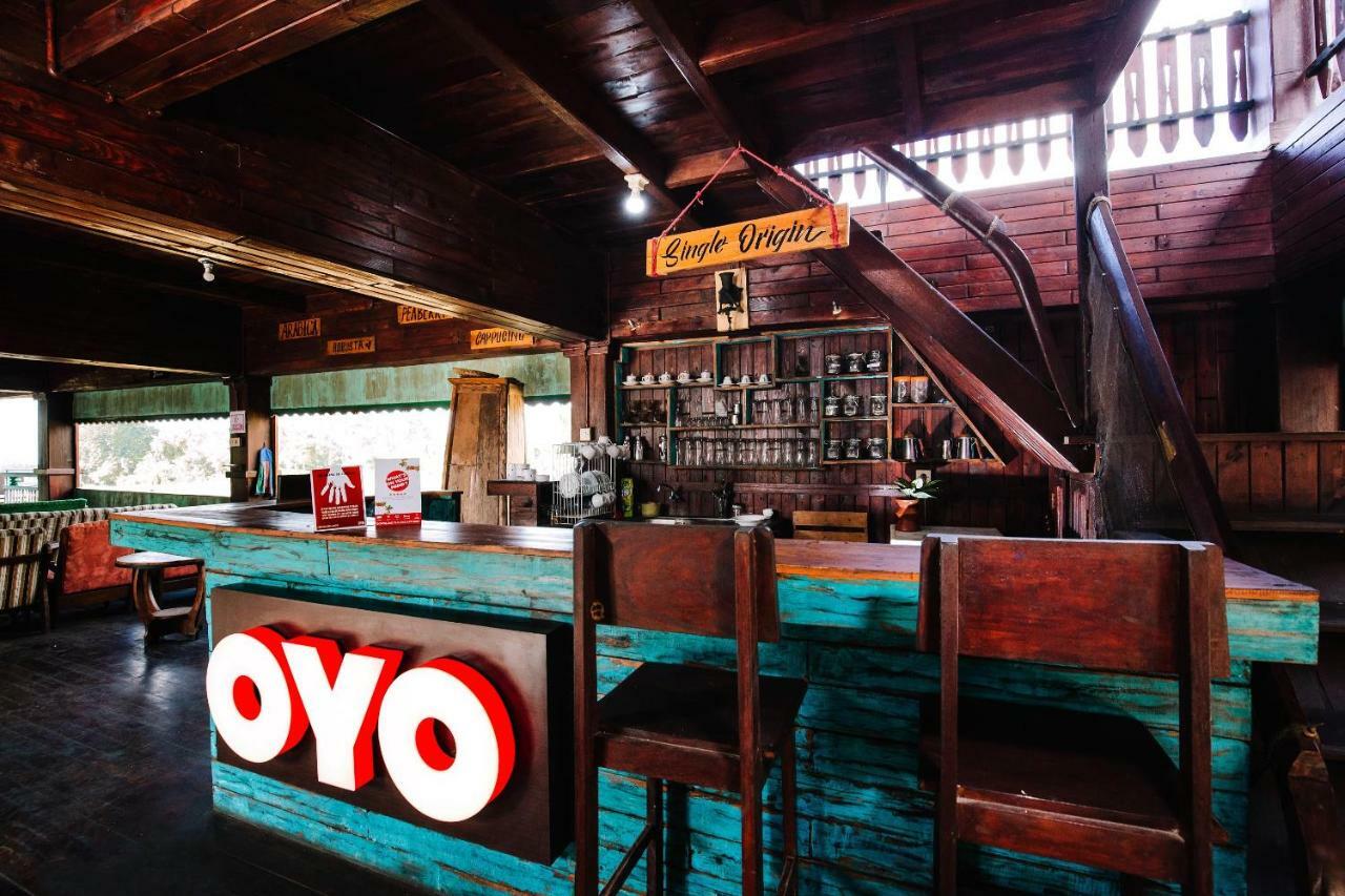 Oyo 986 Authentic Osing Homestay Banyuwangi  Bagian luar foto